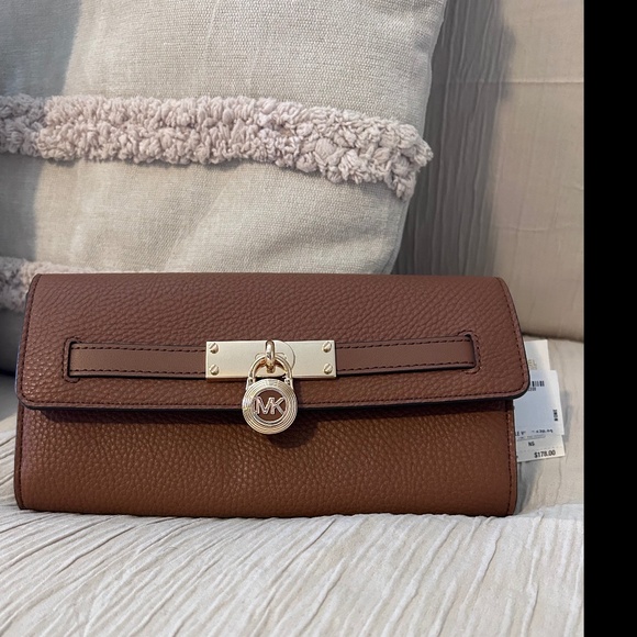 Michael Kors Large Wallet - Picture 1 of 6